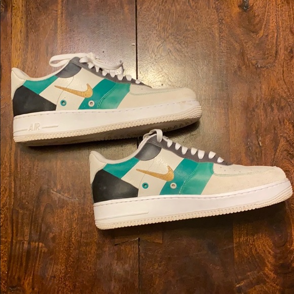 Men’s Nike Air Force One - Picture 3 of 5